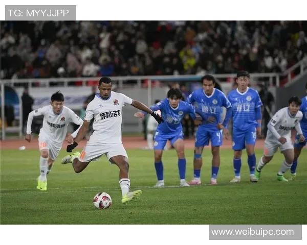 足球明星归乡瞬间真实记录展现温情与荣耀的完美结合 足球明星归乡瞬间真实记录展现温情与荣耀的完美结合